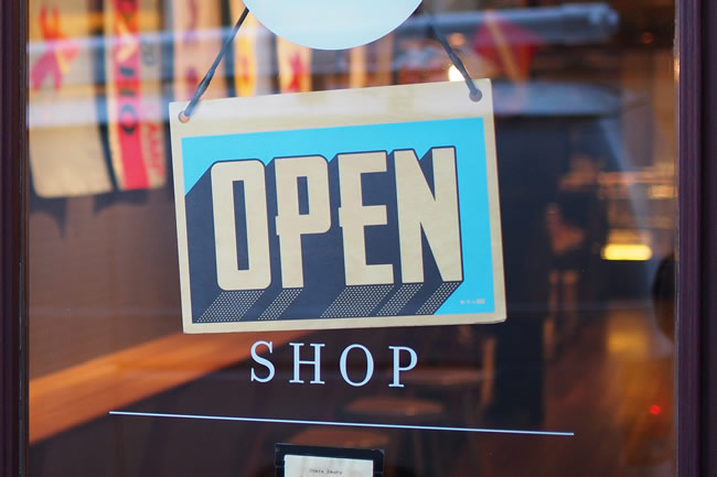 Brick and Mortar Retail / Online eCommerce